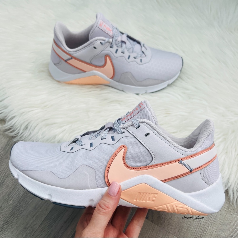 NWT Nike Legend Essential 2 Women’s Shoes - Picture 1 of 8